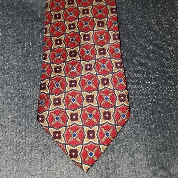 Red, tan, blue patterned tie NEW - Picture 3 of 7